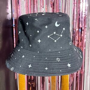 Celestial star print bucket hat